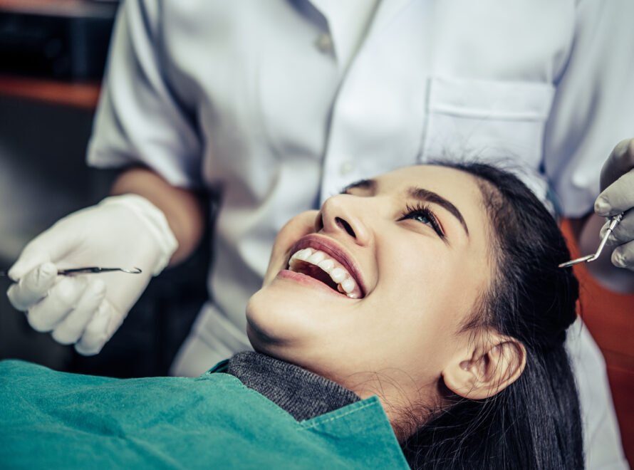 Emergency dentist providing fast and affordable care for urgent dental issues.
